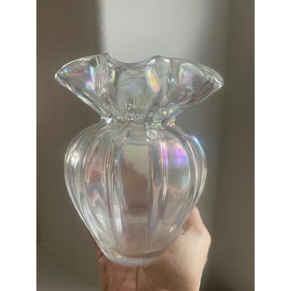 Fenton opalescent Heavy Ribbed Pattern  7"  Vase  -  Ruffled Top - Picture 5 of 5